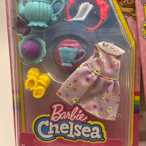 1039-MOC Barbie Chelsea Accessory Packs Tea Party & Beach Party Unopened Package - Picture 8 of 9